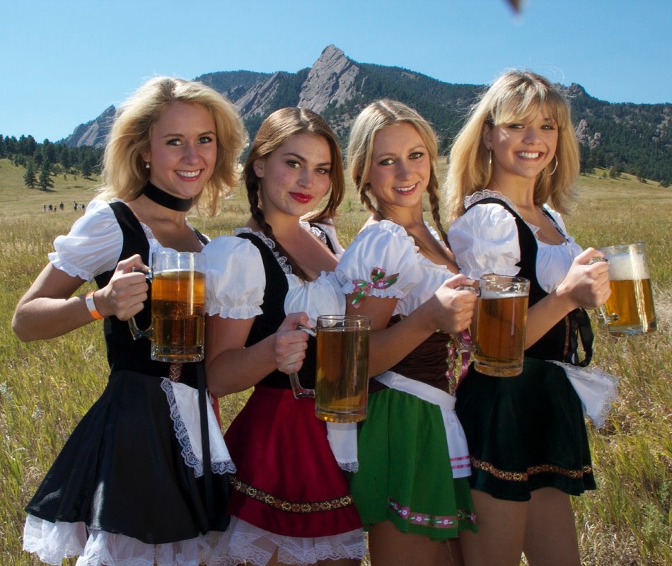 20211002 dress pr0n oktoberfest 03.jpg